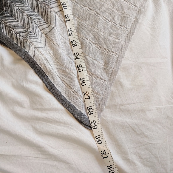 WHBM zig zag details sweater poncho size XS - Picture 4 of 8